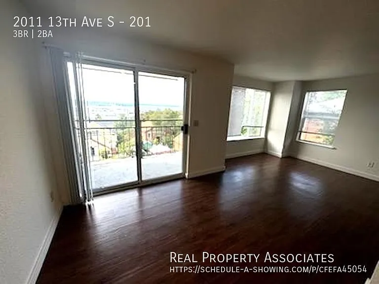 2011 13th Ave S #201 — Photo 9
