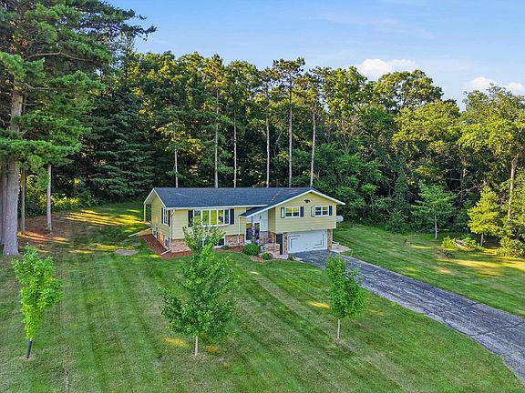 4th image of 527 Peerless Rd