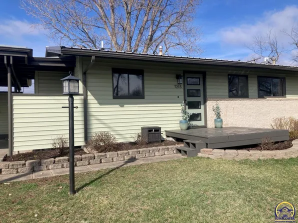 7215 SW Glencrest Dr, Topeka, KS 66619