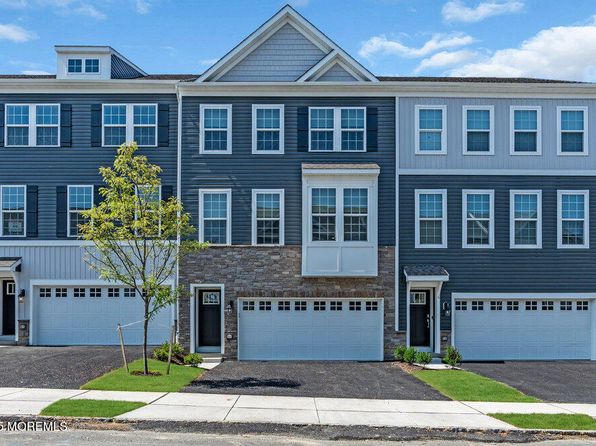 8 Rothbury Ct