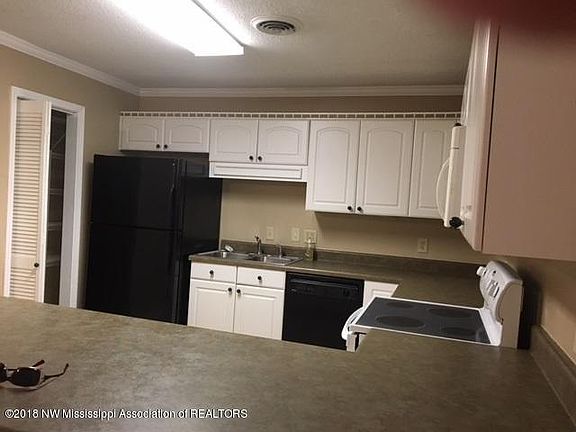 5th image of 2221 Ashland Dr