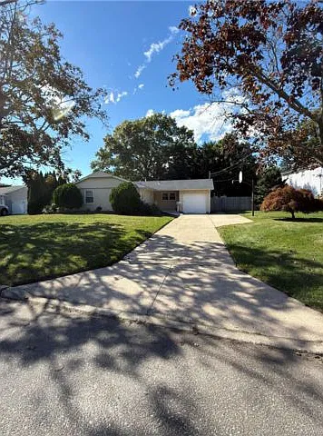 3 bed, 2.0 bath, 1444 sqft, $4,950 — Photo 1