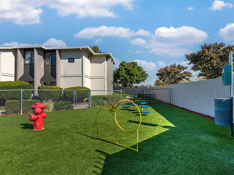 Portofino Apartments — Photo 37