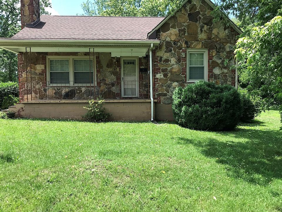 1st image of 700 Cumberland Dr
