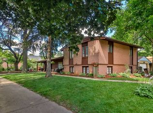 2034 Spring Brook Ave, Rockford, IL 61107