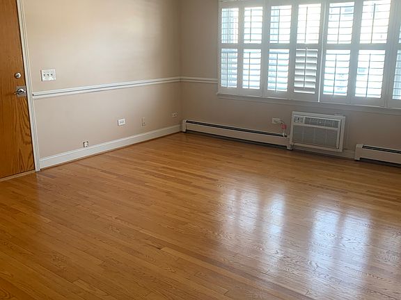 5th image of 4938 N Leonard Dr #2