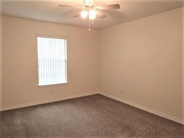 1093 Antigua Cir — Photo 7