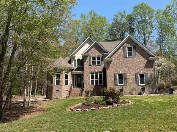 169 Winding Creek Dr, Troutman, NC 28166