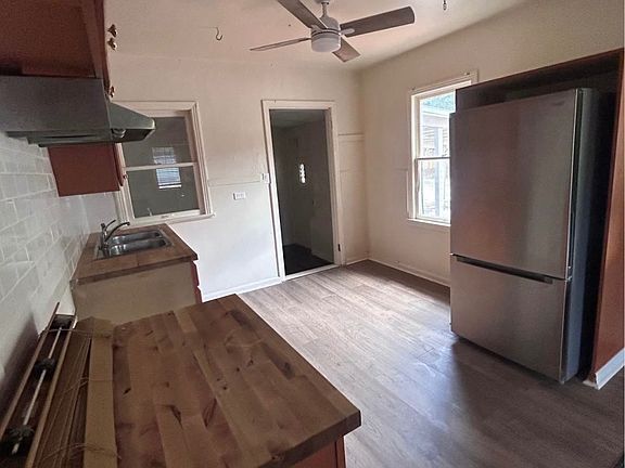 3rd image of 5731 Mitchell Ct