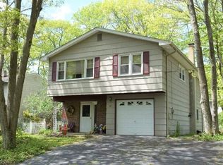 40 Dartmouth Trl, Hopatcong, NJ 07843