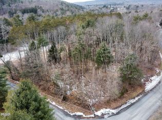 201 Quail Ridge Ln, Stroudsburg, PA 18360