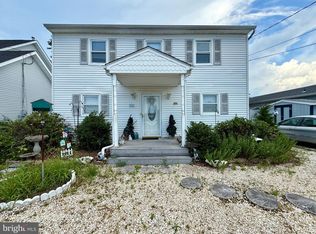 705 Roanoke Dr, Forked River, NJ 08731