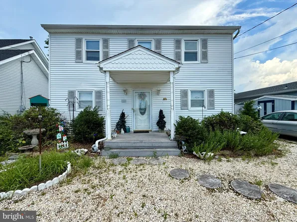 705 Roanoke Dr, Forked River, NJ 08731