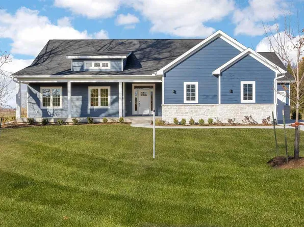 4212 Pleasant Valley Dr, Iowa City, IA 52240