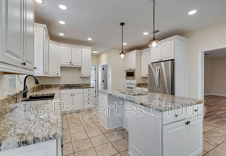 3937 Valley View Ln — Photo 11