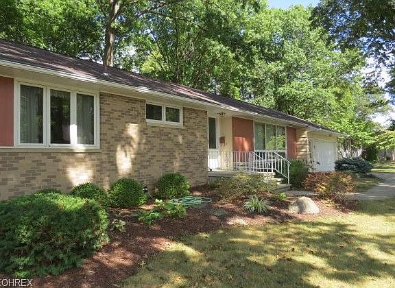 3rd image of 721 Sunrise Dr