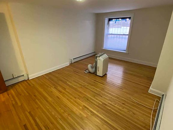 4th image of 736A Union St #Garden1
