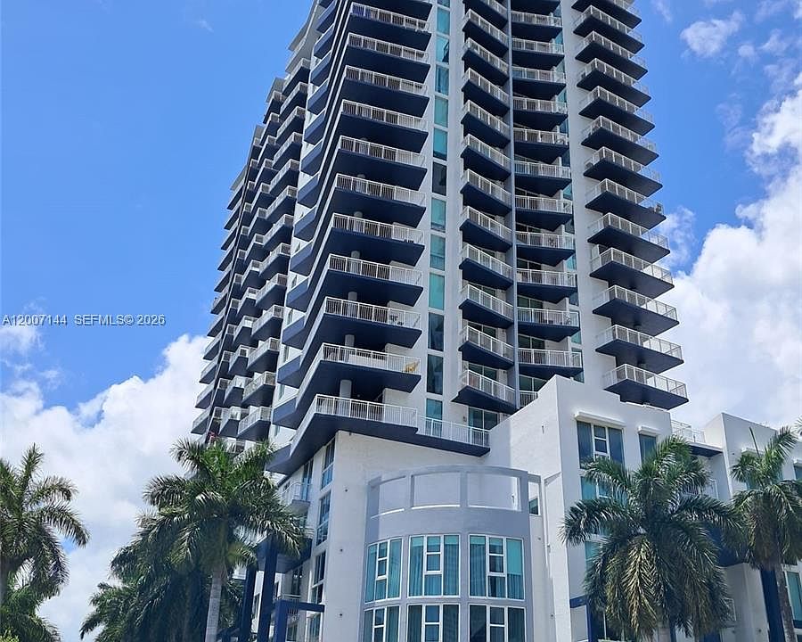 1st image of 275 NE 18th St APT 1704