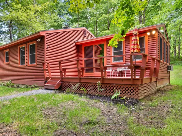 1 Massasoit Rd, Stockbridge, MA 01262
