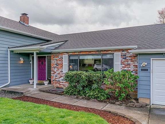 4th image of 4209 NE 49th St