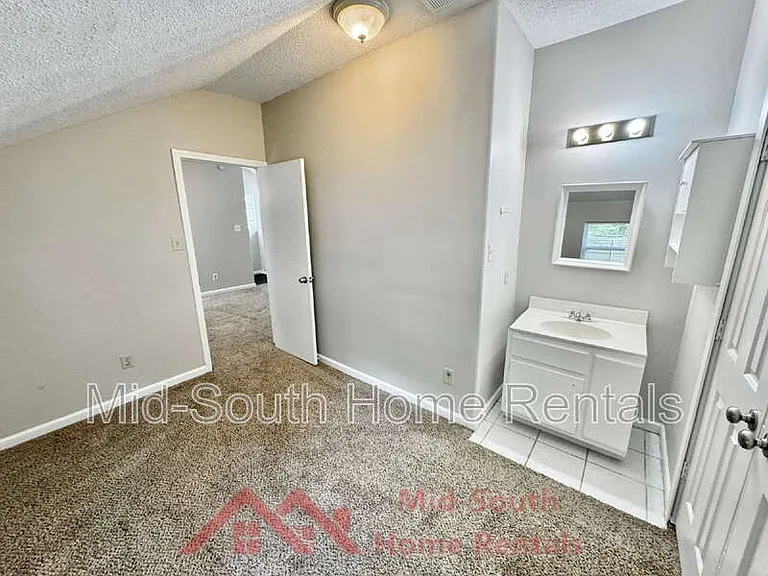3569 Douglass Ave #3 — Photo 13
