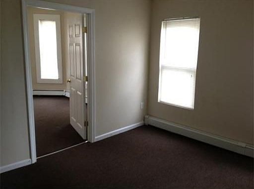 2nd image of 105 Bellevue Ave APT 1