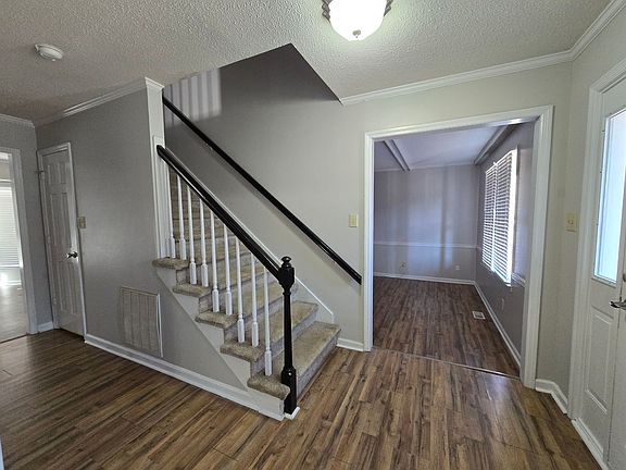 3rd image of 6172 Lakeway Dr