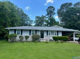 804 Williams Ave, Rainbow City, AL 35906