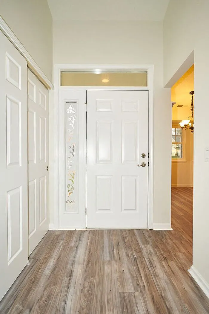 3 bed, 2.0 bath, 1294 sqft, $2,150 — Photo 2