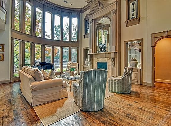 4th image of 6621 Cherry Hills Dr