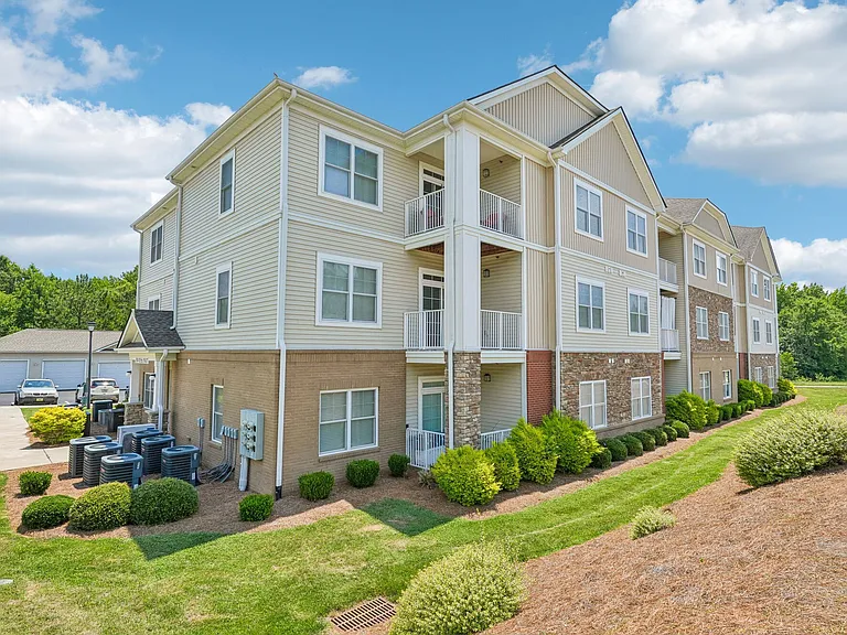 McDowell Creek Court — Photo 5