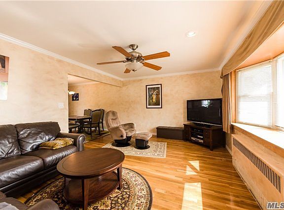 3rd image of 2553 Bedell St