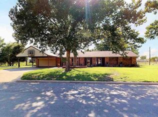 1011 Wilkie Rd, Mooreland, OK 73852