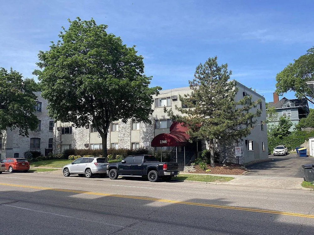 1 bed, 700 sqft, $1,145 — Photo 1