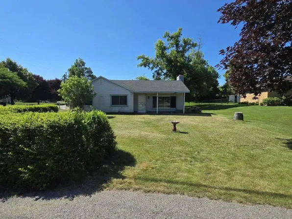 502 Island View Dr, Alpena, MI 49707