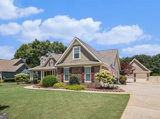 16 Water Oak Dr, Sharpsburg, GA 30277