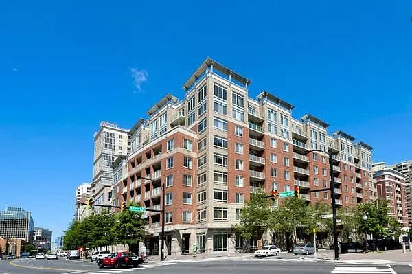 820 N Pollard St #607 — Photo 2
