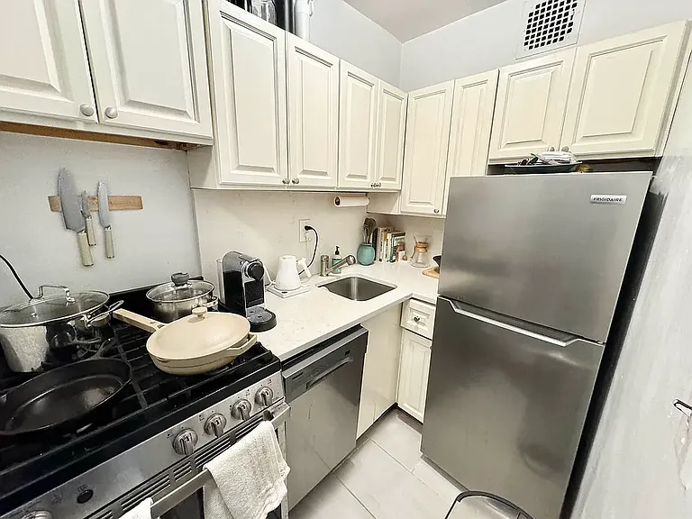 135 Charles St #THE — Photo 3