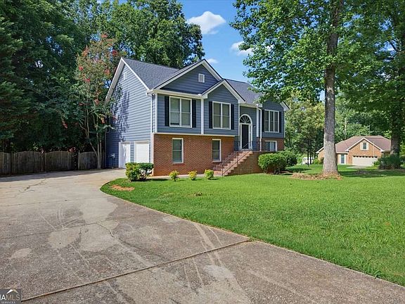 3rd image of 10 Fairhaven Ct