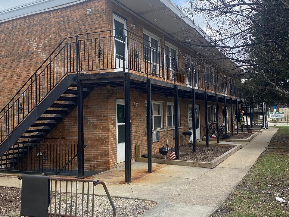 1st image of 910 W Euclid Ave APT 202