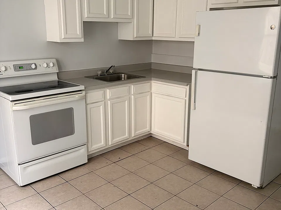 23 Howard St #1