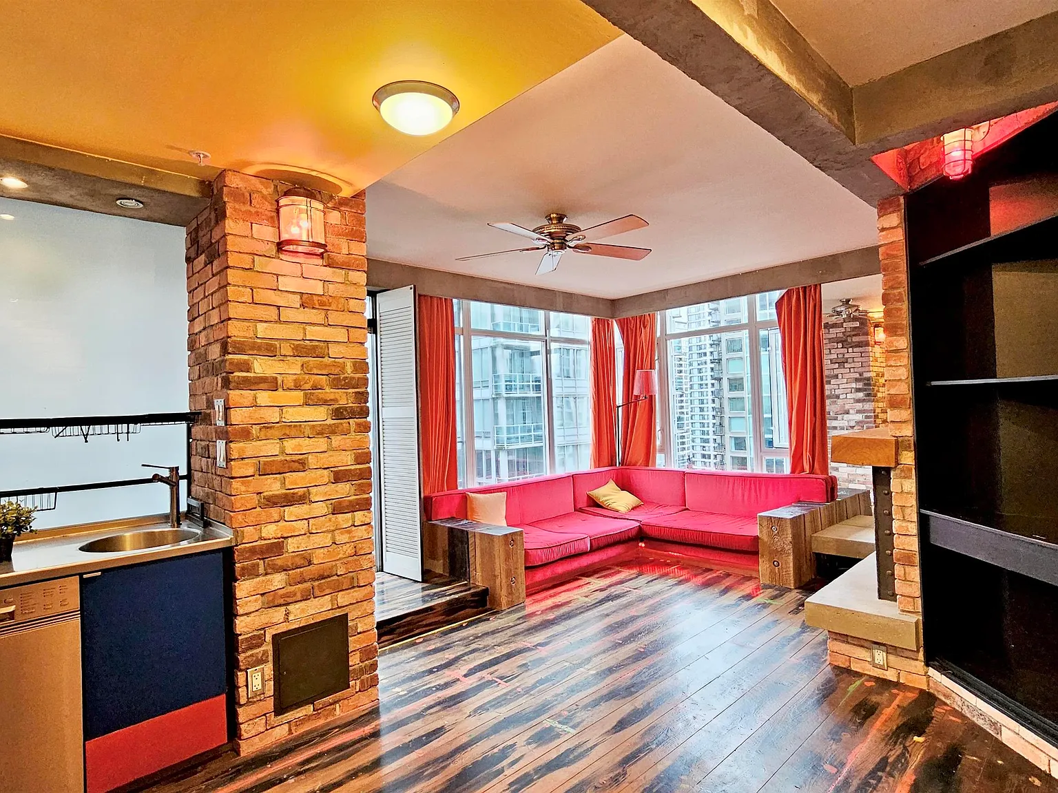 2 bed, 785 sqft, $3,150 — Photo 2