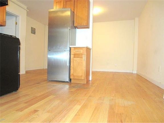 2nd image of 511 E 5th St Frnt 1