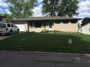 1845 Valleyview Dr, Crete, NE 68333