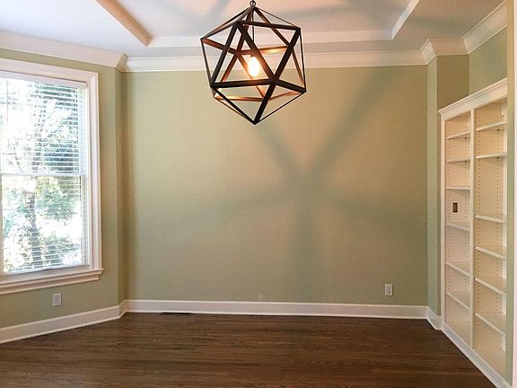 3rd image of 2037 W Waveland Ave #1