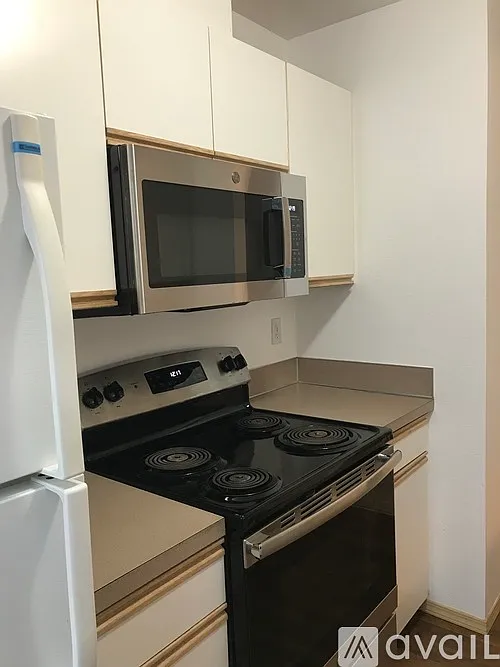 2 bed, 950 sqft, $2,375 — Photo 2