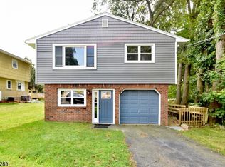 8 Shears Rd, Stanhope, NJ 07874