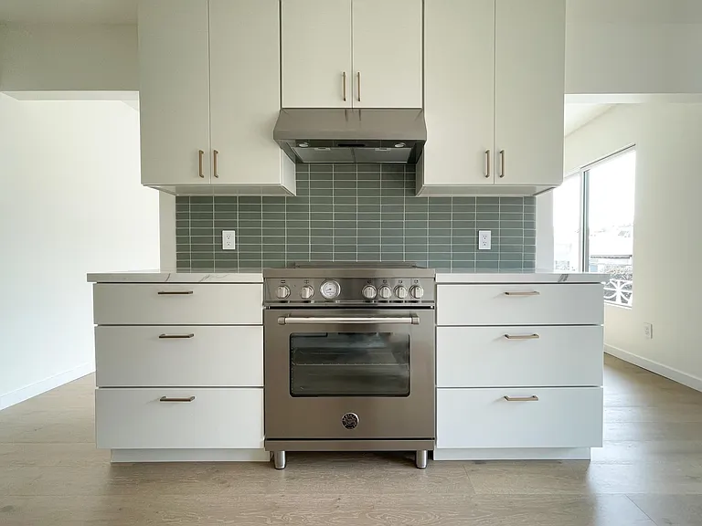 1760 Union St #4 — Photo 14