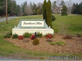 5th image of 220 Hawthorn Dr