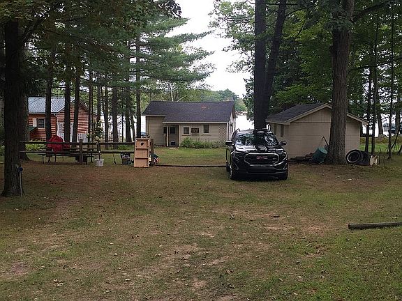 3rd image of 1840 Lakeview Dr